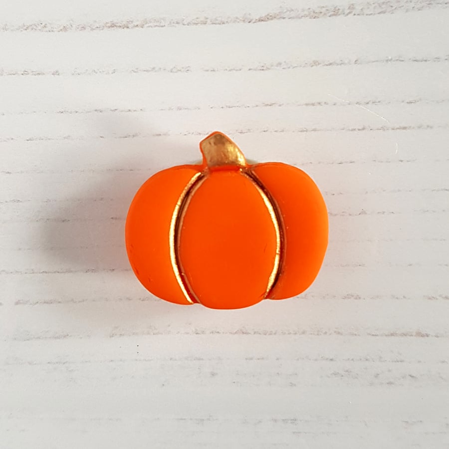 NEW Halloween or autumn pumpkin magnetic needle minder