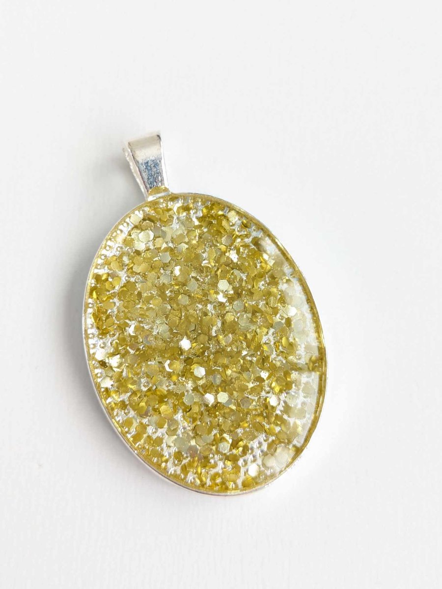 Oval Pendant With Gold Glitter