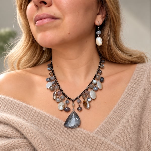 Handmade Natural Lace Agate Statement Necklace