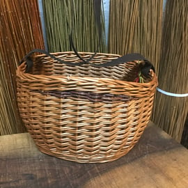 Willow shoulder basket