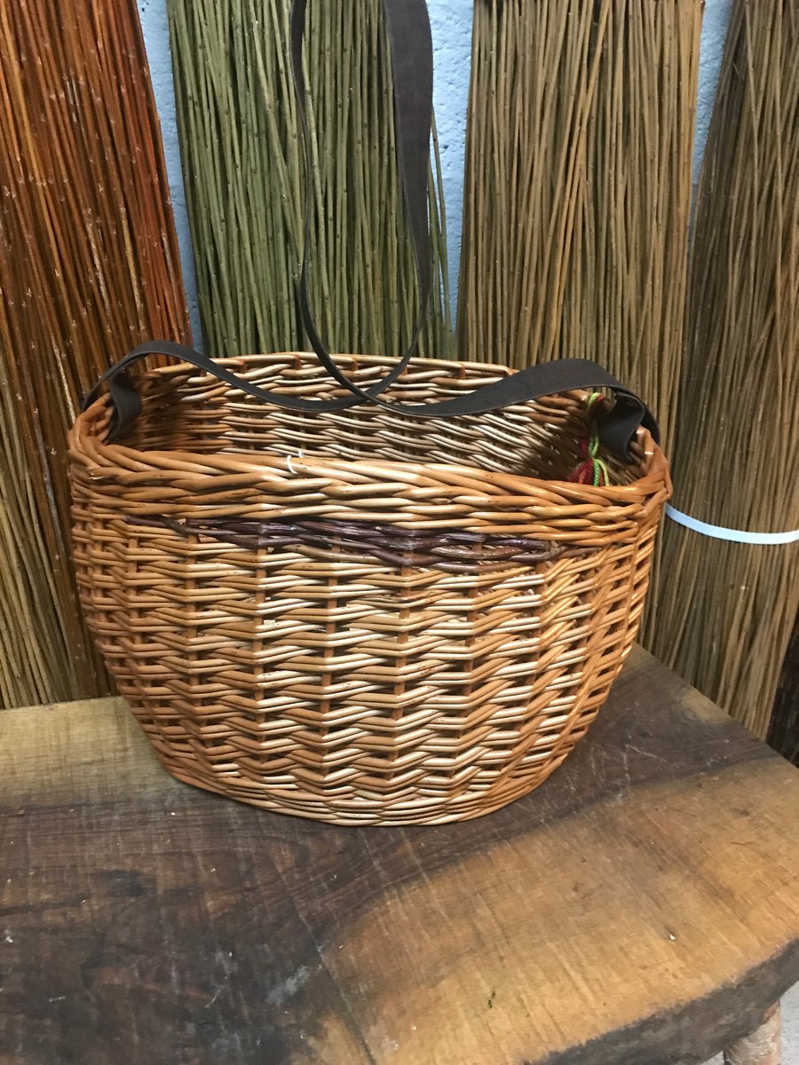 Willow shoulder basket