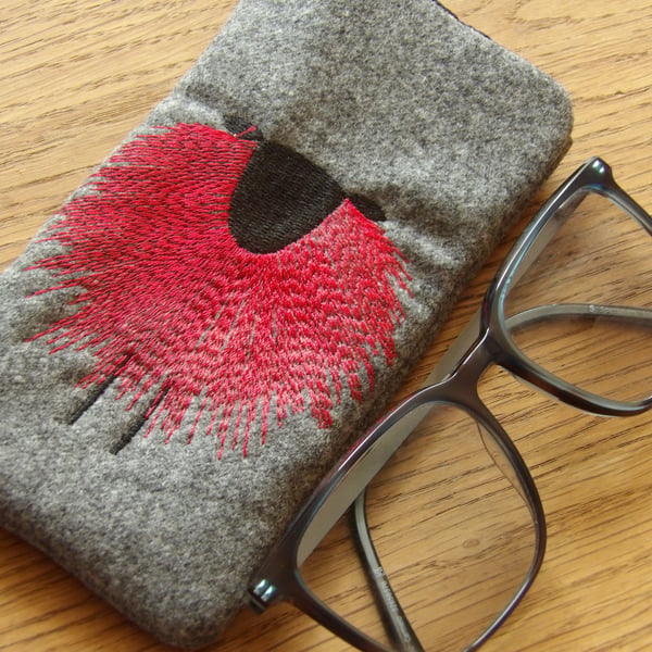 Padded glasses case wool fabric sheep embroidery 