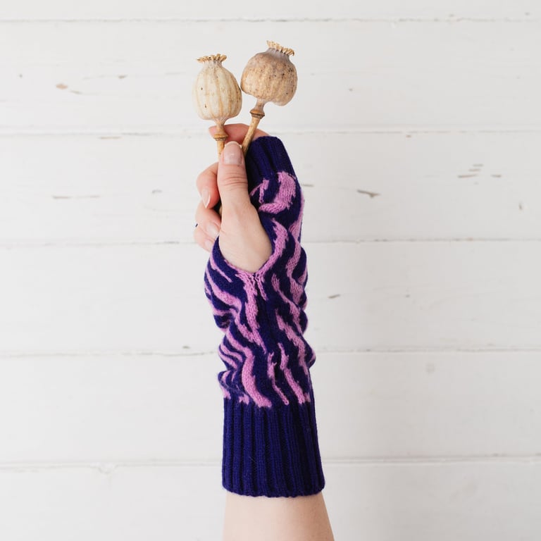 Zebra fingerless gloves - nightfall and thulian