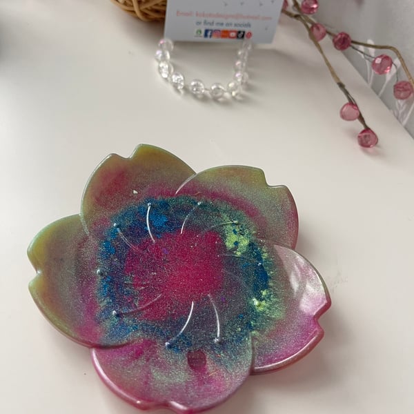 Handmade 10cm flower Shaped Resin multicolour mica Trinket Tray Bowl Dish