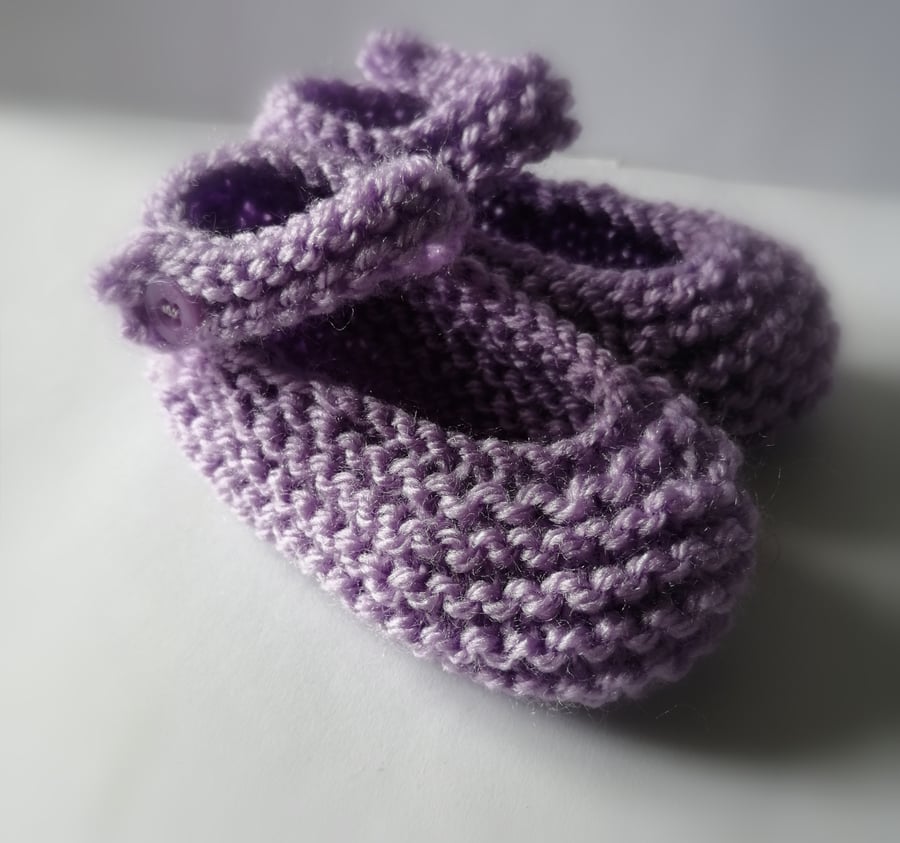 0-6 months light purple baby booties