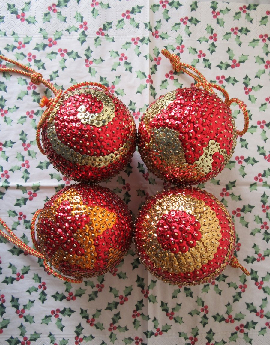 Christmas tree glitzy glitter sequin bauble decoration