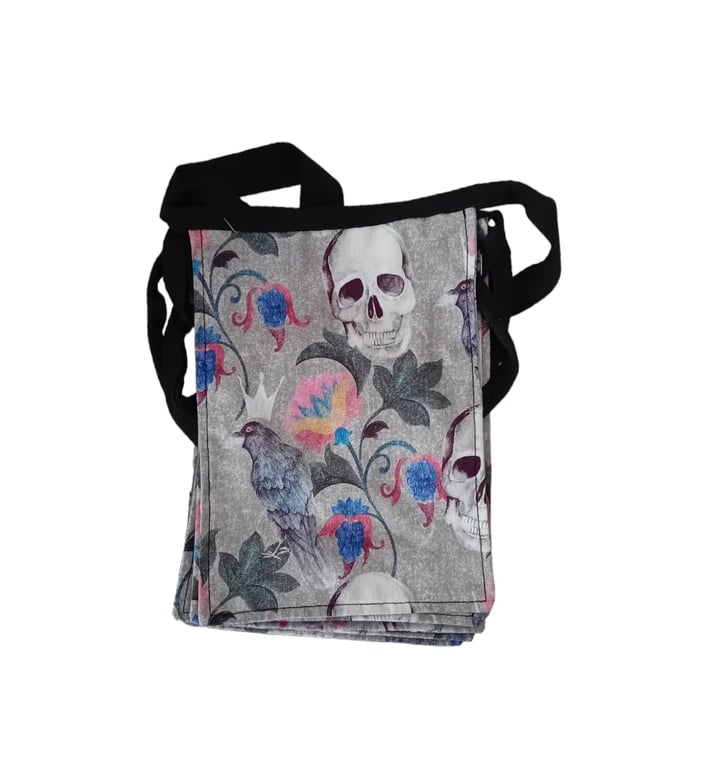 Skulls and rooks bunting 