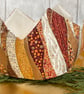 Set of 3 Christmas party crowns. Waves and swirls with gold accents - Image 5