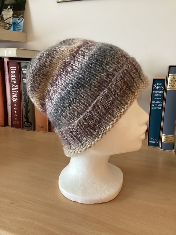 WOMENS HAND KNITTED HAT IN MULTICOLOURED YARN APPROX 10.5" or 27cm LONG