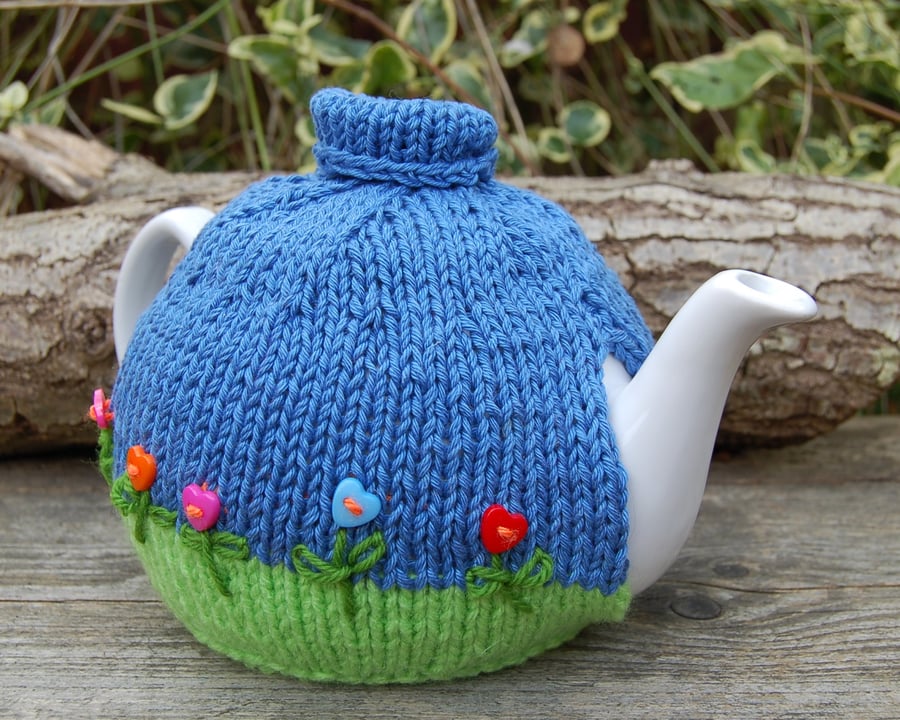Hand Knitted Tea Cosy - button flower border for a large standard size teapot 