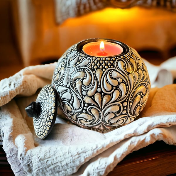 Champagne Swirls Tea-light Holder with lid