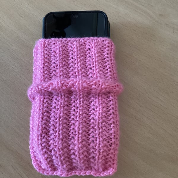 MOBILE PHONE SLEEVE 7x3.5" or 18x9cm KNITTED IN PINK YARN