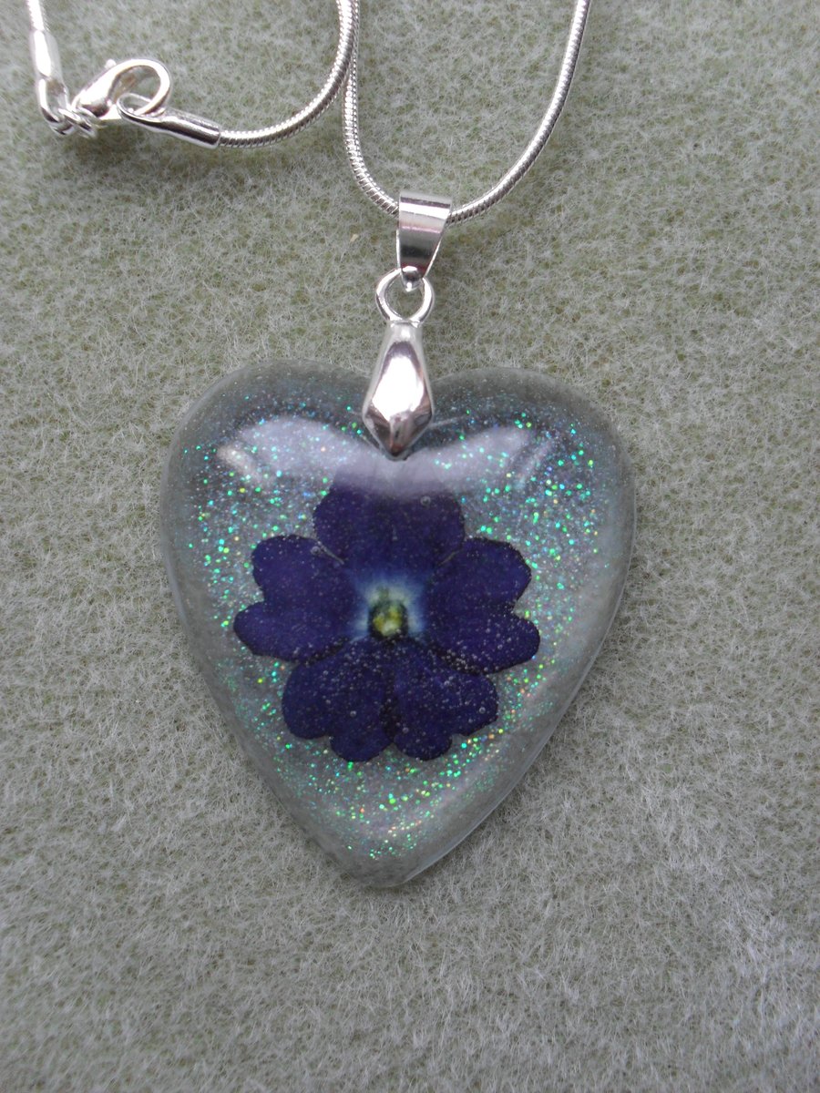 Verbena Flower Set in Resin Heart Pendant