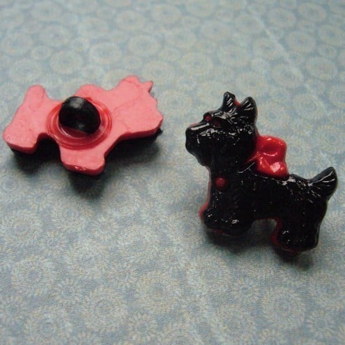 6 Scottie Dog Buttons black and red