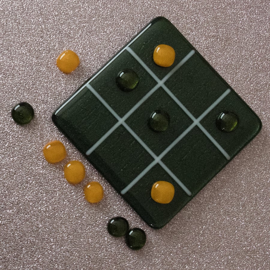 Green & White Tic Tac Toe - OXO Game in Fused Glass - OXO-F