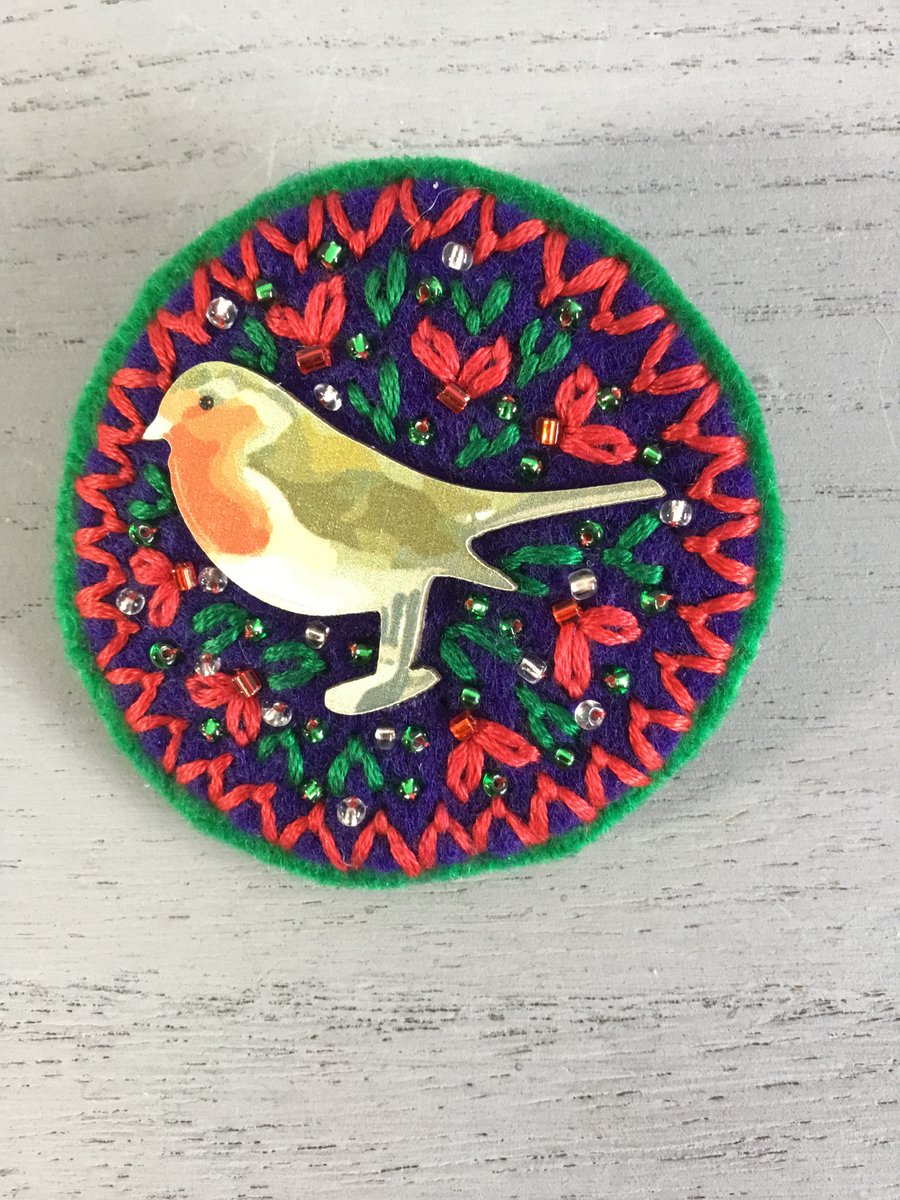 Winter Robin Brooch 