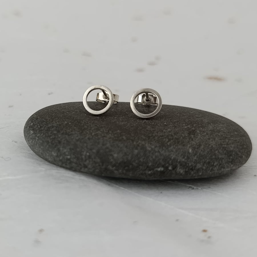Recycled Sterling Silver Wire Circle Stud Earrings