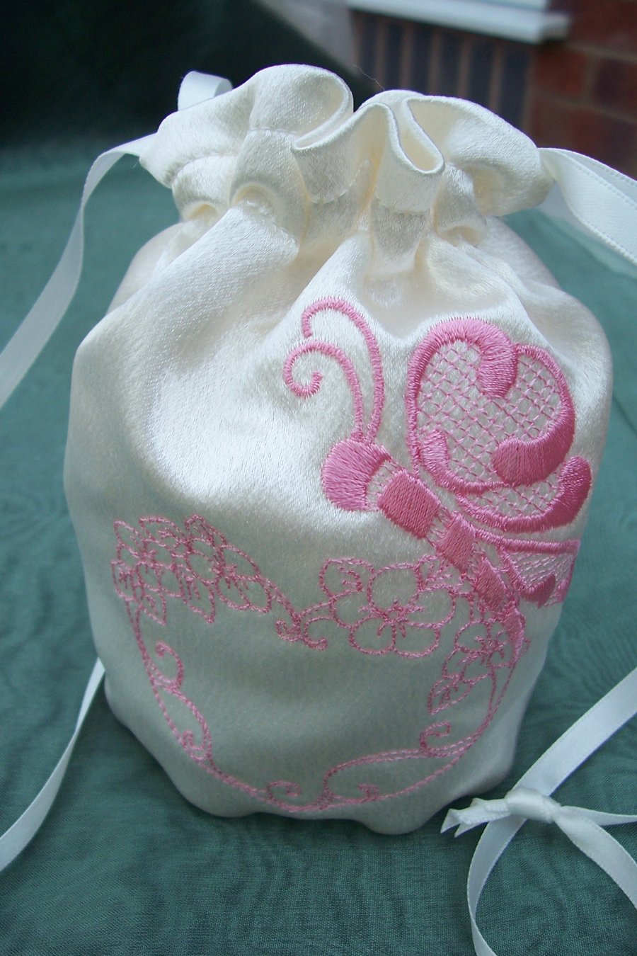Flower Girl Dolly Bag. Rose Petal Holder. Here Comes the Bride. Pink and Ivory.