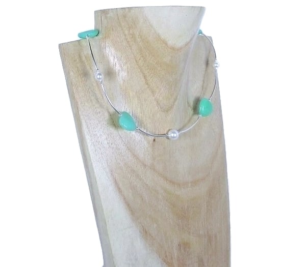 Green Aventurine Hearts Necklace With White Pearls