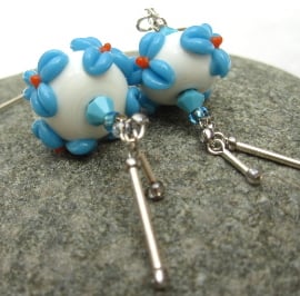 Silver and Glass bead earrings with blue lamp work Details