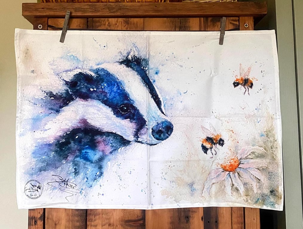 Badger & Bees Tea Towel, Wildlife Art Tea Towel, 100% Cotton, Kitchen Dish Towel