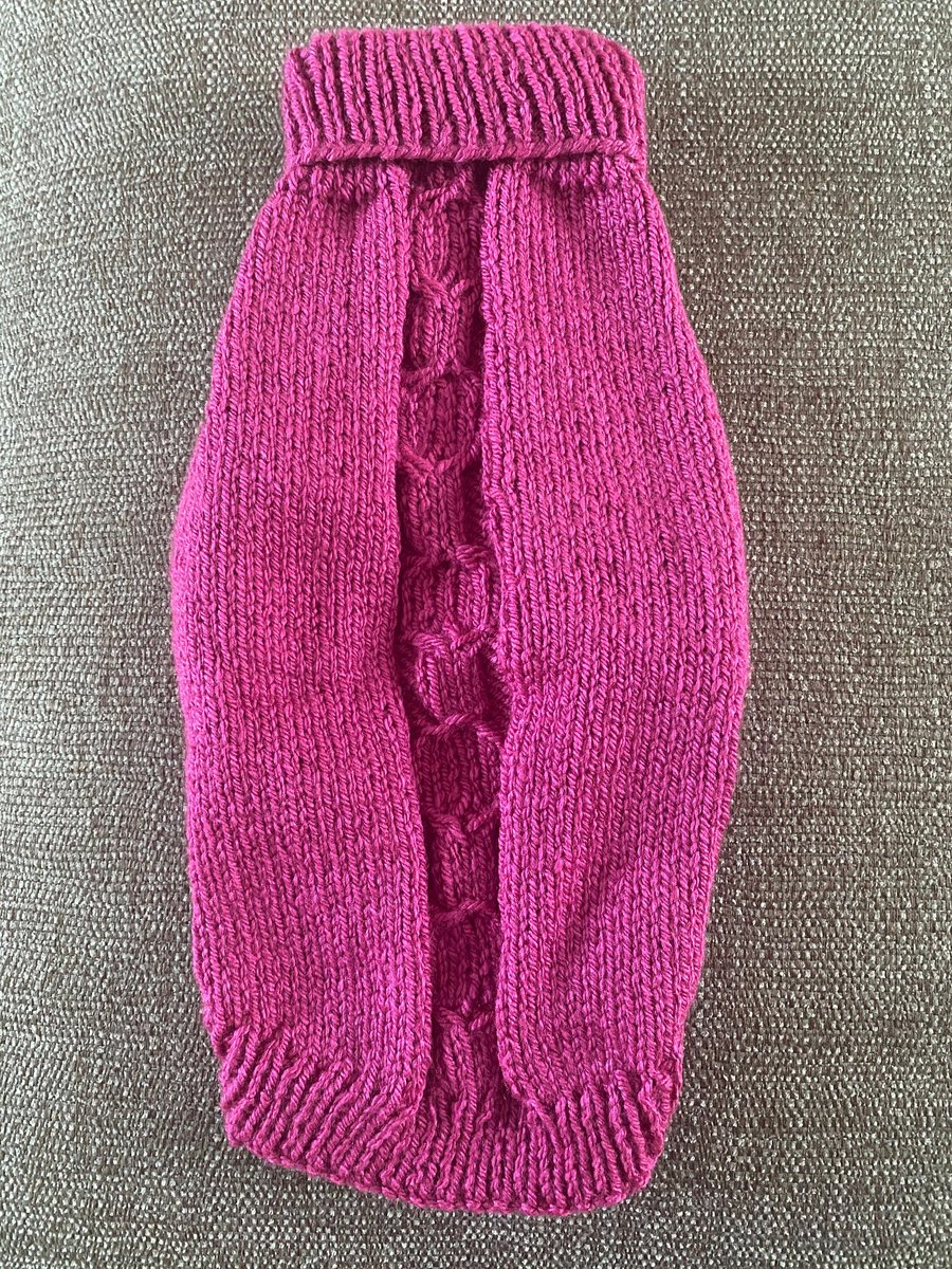 Dog Jumper with Banjo Cable Pattern running down the length of the back