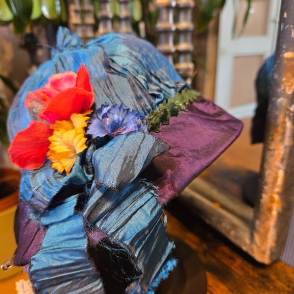 Very stylish, unique, one of a kind hat