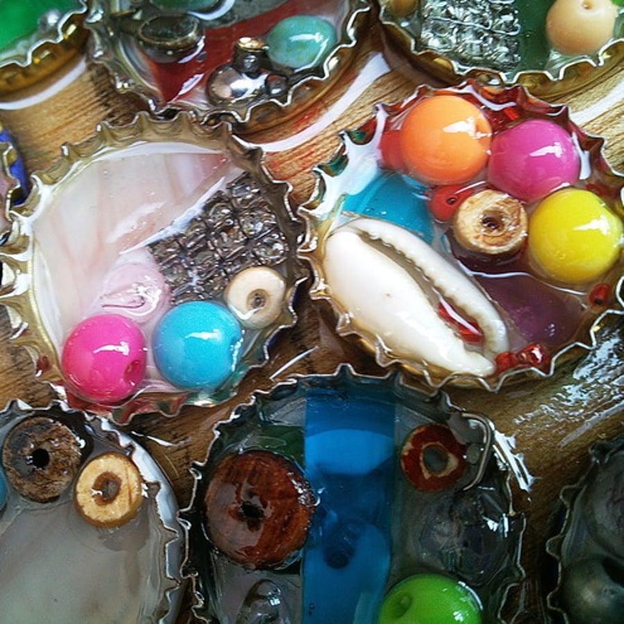 Bottle Top Rock Pools Brooch