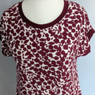 Short sleeve top in red and white