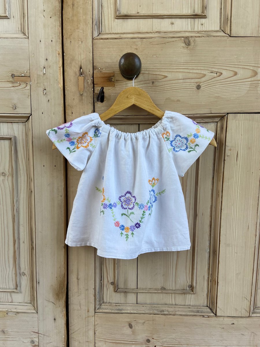 Dancing a lights the flowers top  4-5 years 