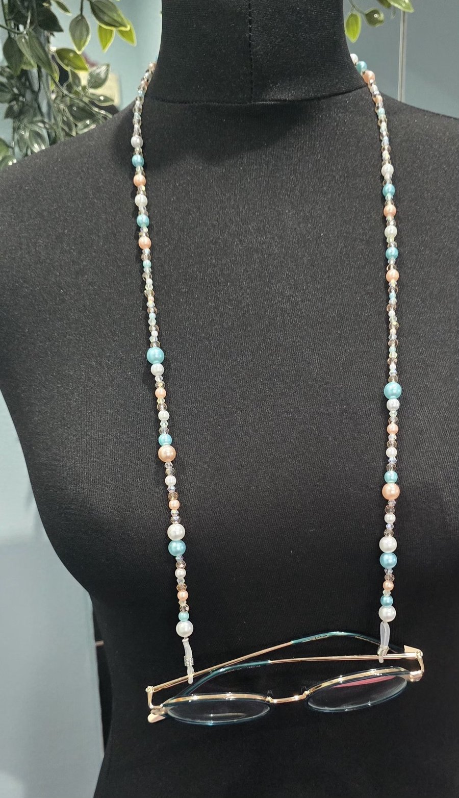 Handmade beaded spectacle chain