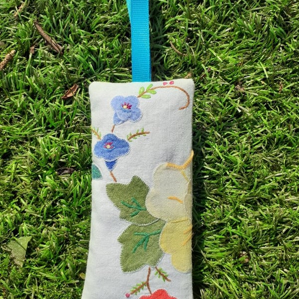 SALE Vintage Fabric Lavender Pouch (1)