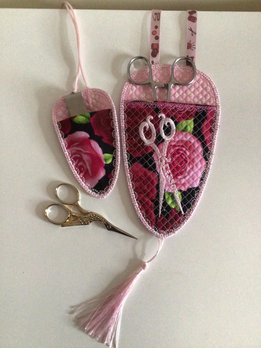 Embroidered scissors holder set of two. Rose.