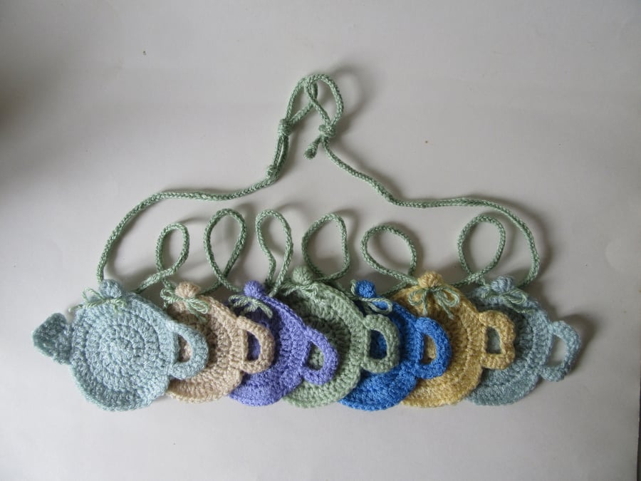 Tea pot cosy Bunting - multi coloured pastels
