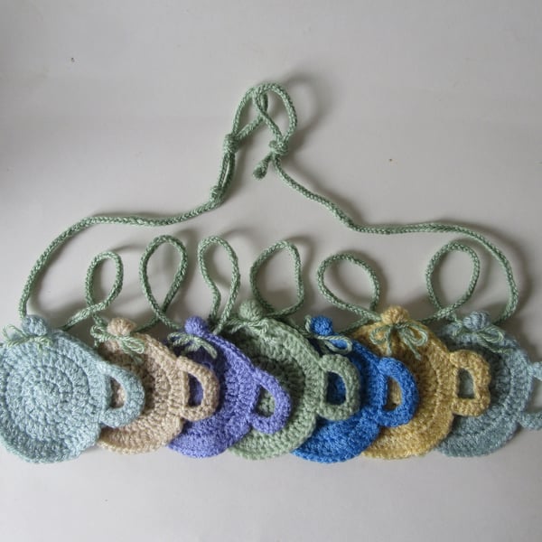 Tea pot cosy Bunting - multi coloured pastels