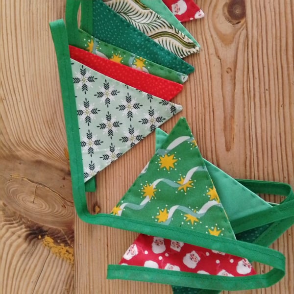 Handmade Christmas mini bunting in a green red colourway