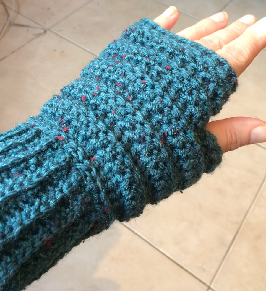 Ladies fingerless gloves