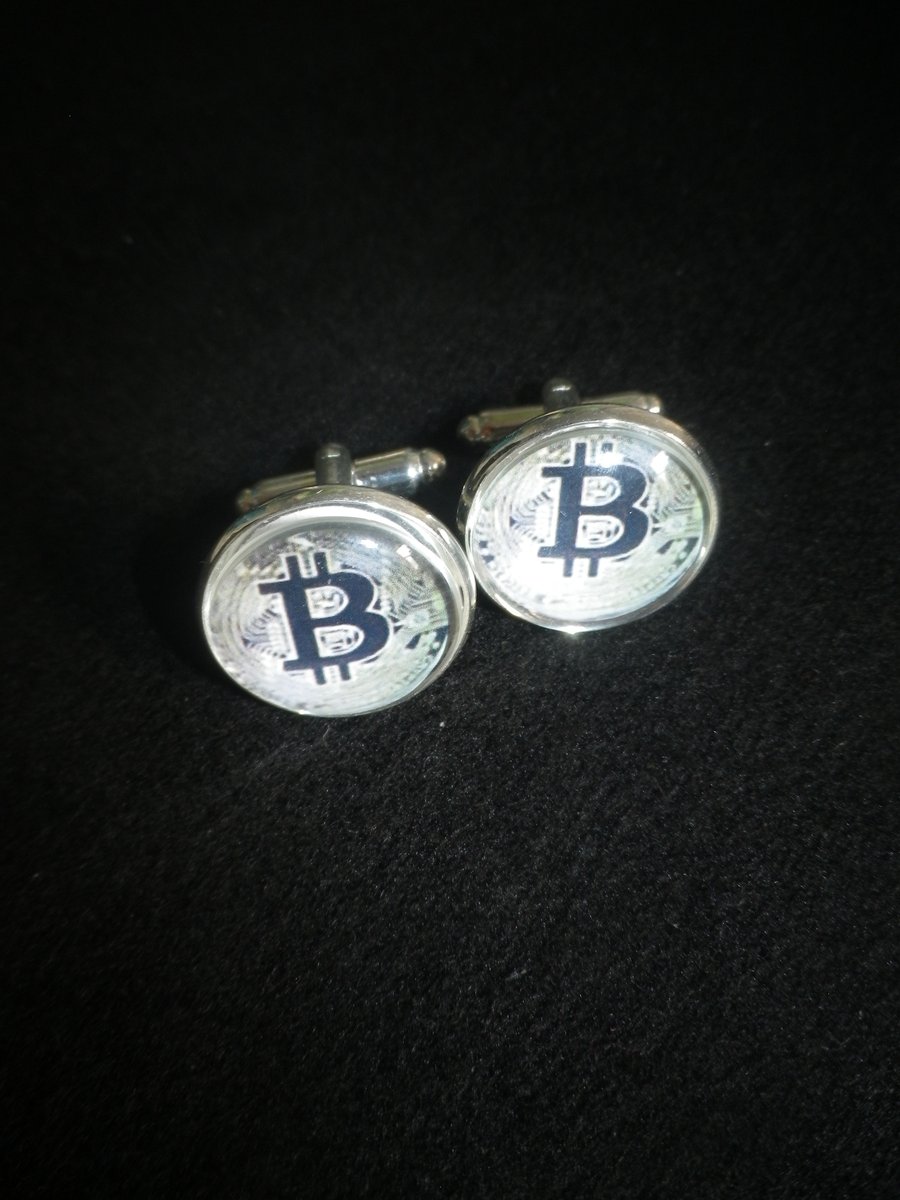Bitcoin cufflinks,free shipping, gift wrapped, iconic image Ref 5192..