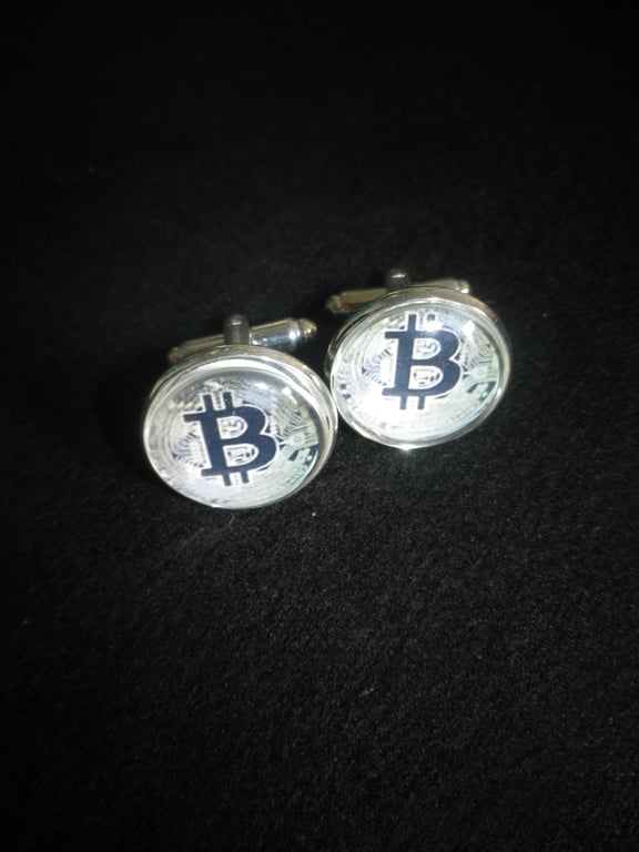 Bitcoin cufflinks,free shipping, gift wrapped, iconic image Ref 5192..