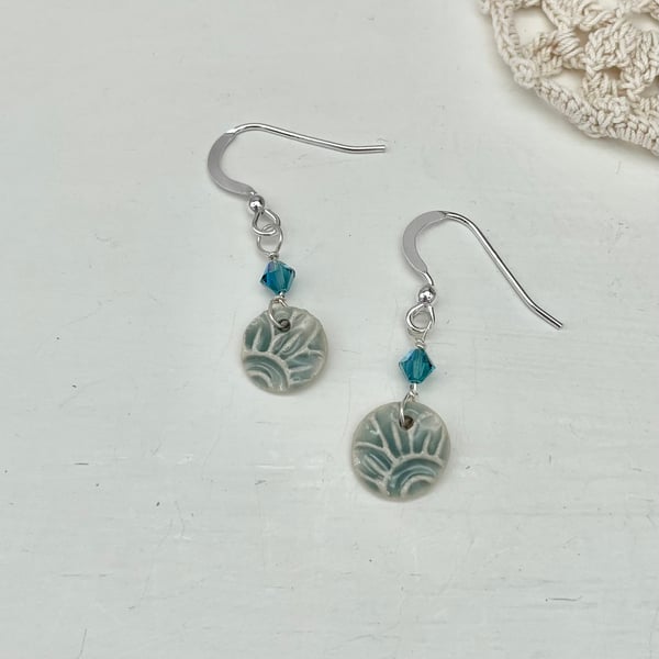 Pretty Handmade Drop Dangly Earrings - Blue - Ideal Gift E09
