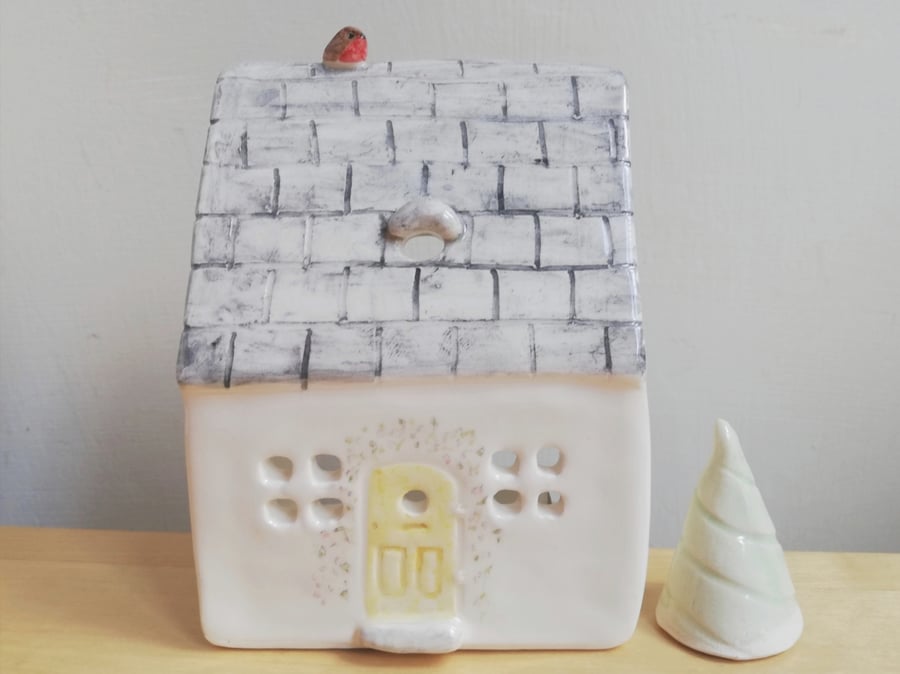 Ceramic house with robin & slate roof tea light pottery tealight candle holder 