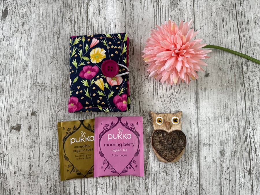Fabric tea bag holder case pouch tea sachets floral print travel work wellbeing 
