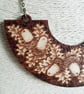 Pyrography acorn & oak leaf pendant - Image 4
