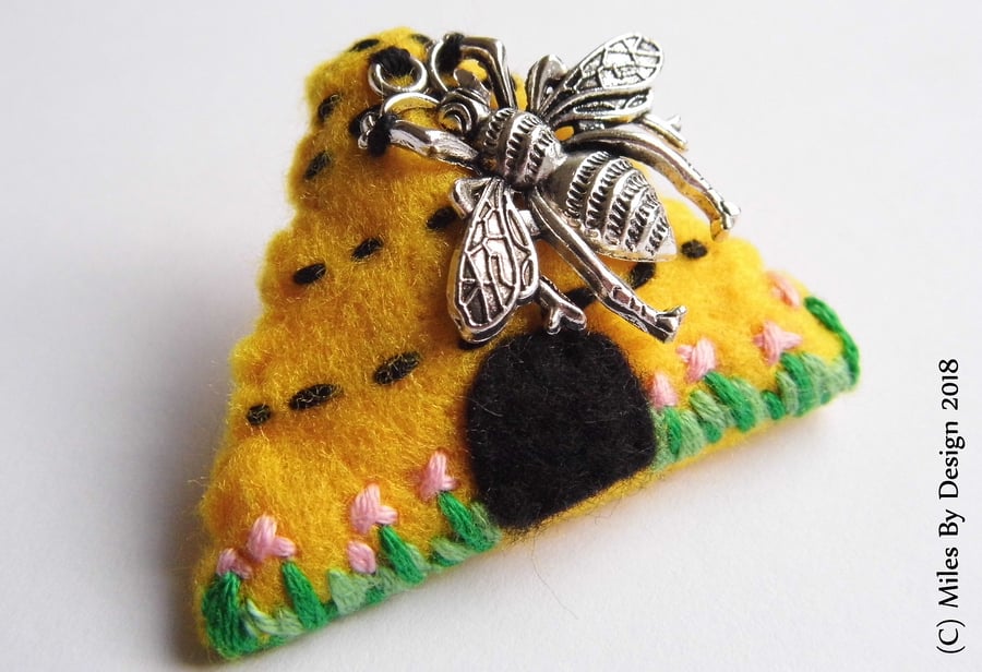 Bumblebee Brooch