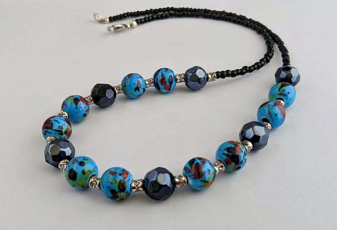 Turquoise and black glass bead necklace - 1002729
