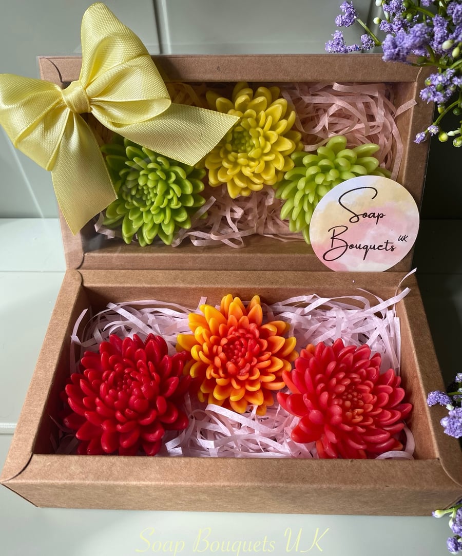 Chrysanthemum Delight: Soap Flowers Set – Ideal for Birthdays, Thank you Gifts