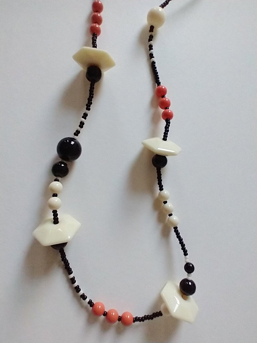 Geometric long necklace 