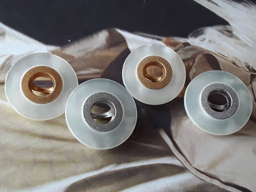 7 8" 22.4mm 36L Designer Buttons 1980's German collection