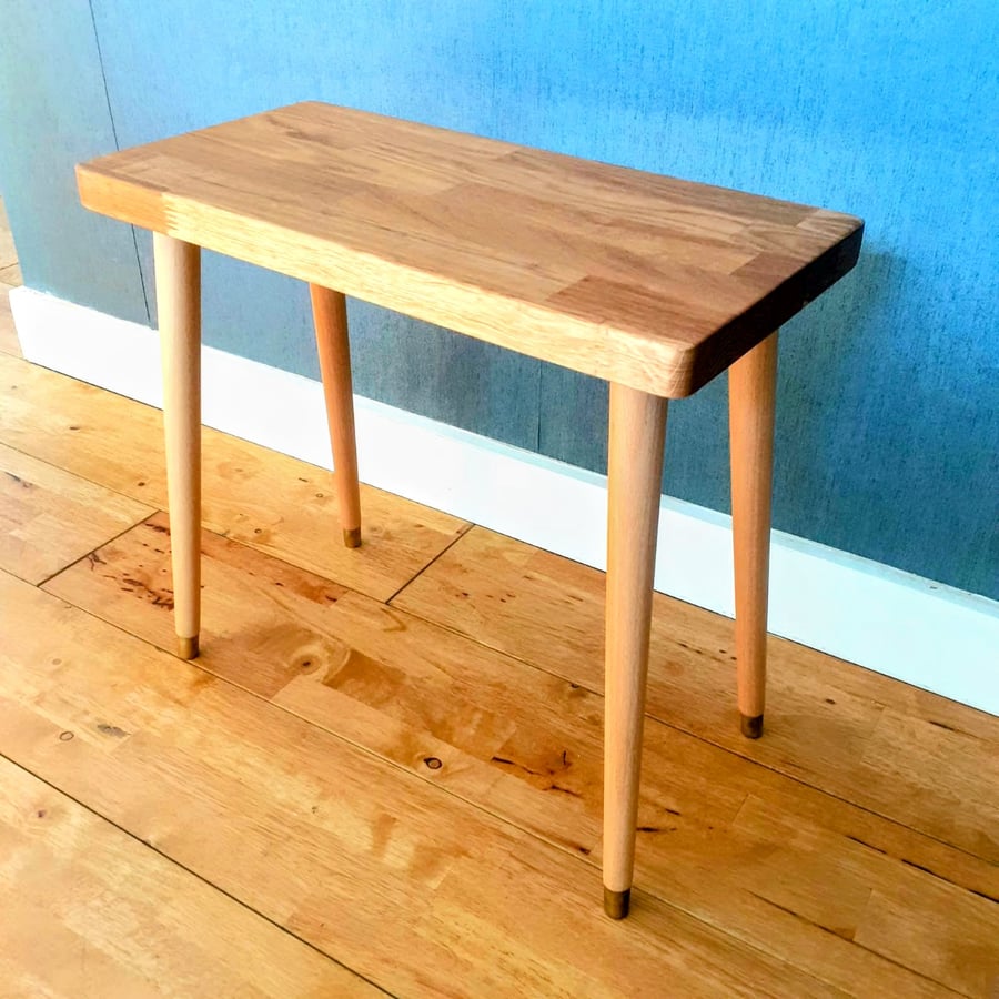 Elegant Modern Oak Side Table with Tapered Legs