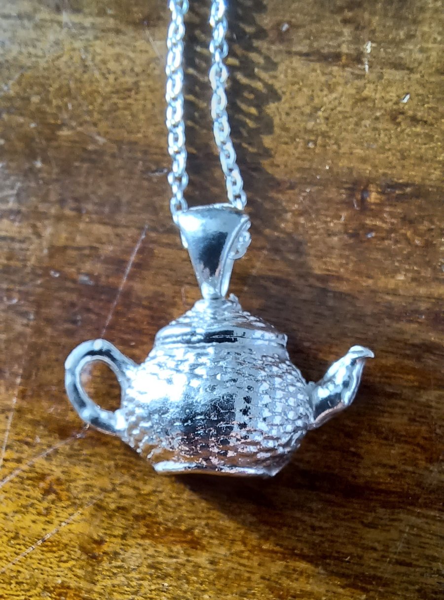 Silver teapot pendant